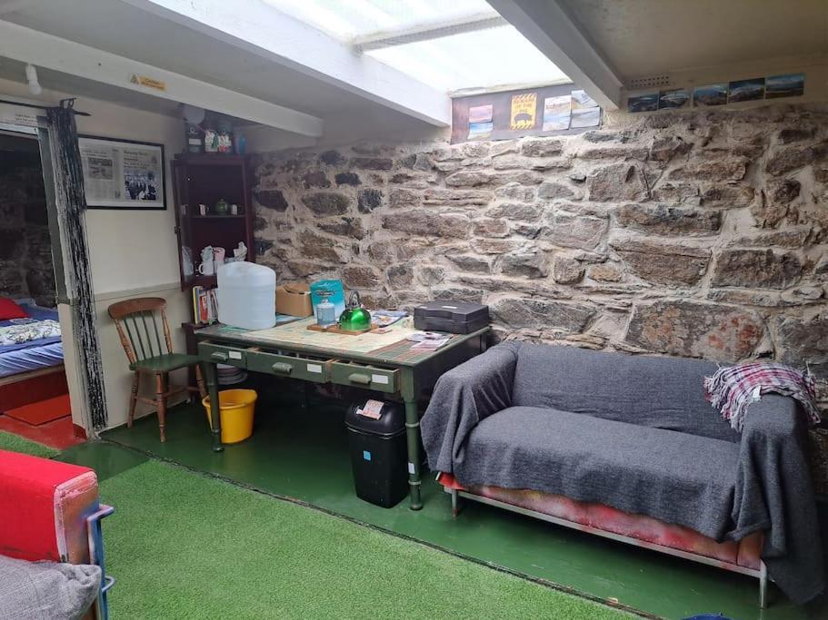 Squealing Pig Bothy * Barvas