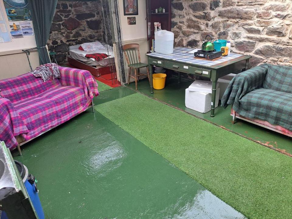 Squealing Pig Bothy