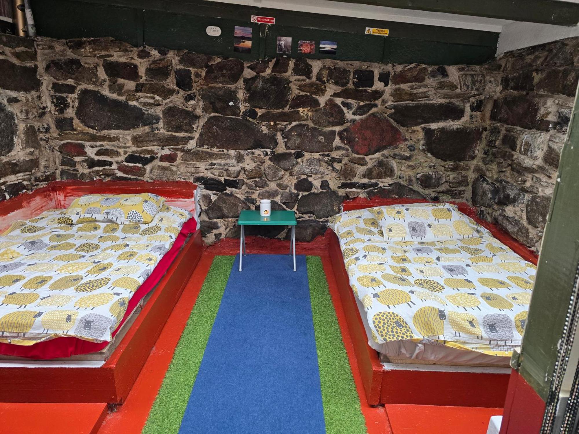 Squealing Pig Bothy *